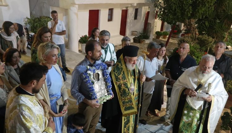 Αρχιερατικός-Εσπερινός-και-εγκαίνια-μικρού-Κειμηλειοφυλακίου-στη-Μονή-Παλαιοκάστρου-Μυκόνου