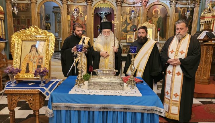 «Αληθώς»-Ζακύνθου:-Αγιασμός-με-το-Χέρι-του-Αγ.-Διονυσίου-–-Αρχή-Γ΄-κύκλου-Αγιολογικού-Σεμιναρίου