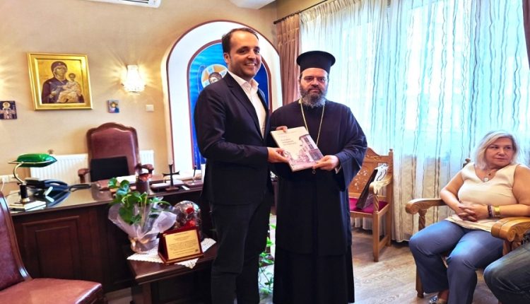 Στον-Μητροπολίτη-Μαρωνείας-ο-Υφυπουργός-Ψηφιακής-Διακυβέρνησης