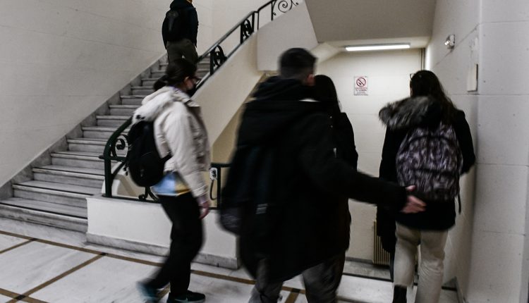 Κραυγή-αγωνίας-από-τους-φοιτητές:-«Ενοίκια-στον-Θεό,-ελάχιστες-εστίες-με-τριτοκοσμικές-συνθήκες»