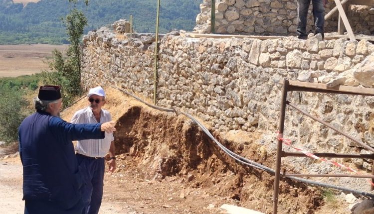 Ο-Λευκάδος-Θεόφιλος-στα-έργα-αποκατάστασης-της-ανατολικής-πτέρυγας-της-ΙΜ.-Γενεσίου-Τιμίου-Προδρόμου