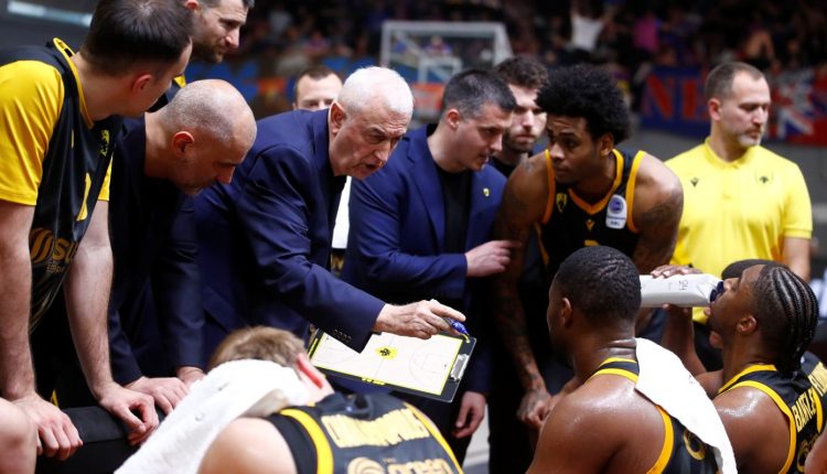 aek:-Οι-φυσιοθεραπευτές-της-ομάδας-έσωσαν-γυναίκα-που-έχασε-τις-αισθήσεις-της-στο-«Ελ.-Βενιζέλος»