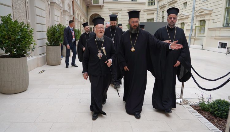 Άφιξη-του-Οικουμενικoύ-Πατριάρχη-στην-Ουγγαρία-–-Επίσκεψη-στο-Ορθόδοξο-Χριστιανικό-Κέντρο-Διαλόγου-“Φανάριον”