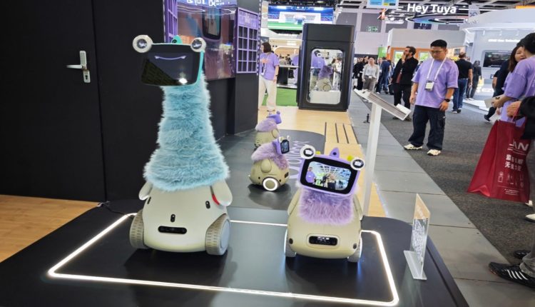 Το-cyber-pet-της-ollobot-που-σου-κρατά-συντροφιά-και-θέλει-να-σε-καταλάβει