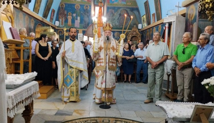 Ο-Μητροπολίτης-Παροναξίας-στον-Ιερό-Ναό-Αγίου-Γεωργίου-στον-Κυνίδαρο-Νάξου