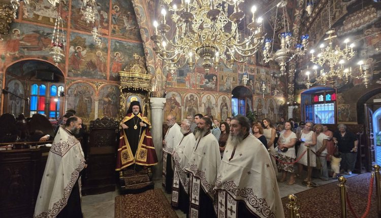 Ο-Σμύρνης-Βαρθολομαίος-στην-εορτάζουσα-Ιερά-Μονή-Πανορμίτου-Σύμης