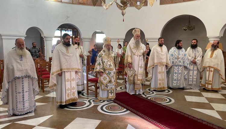 Συλλείτουργο-Μητροπολιτών-Μαυροβουνίου-και-Αργυροκάστρου