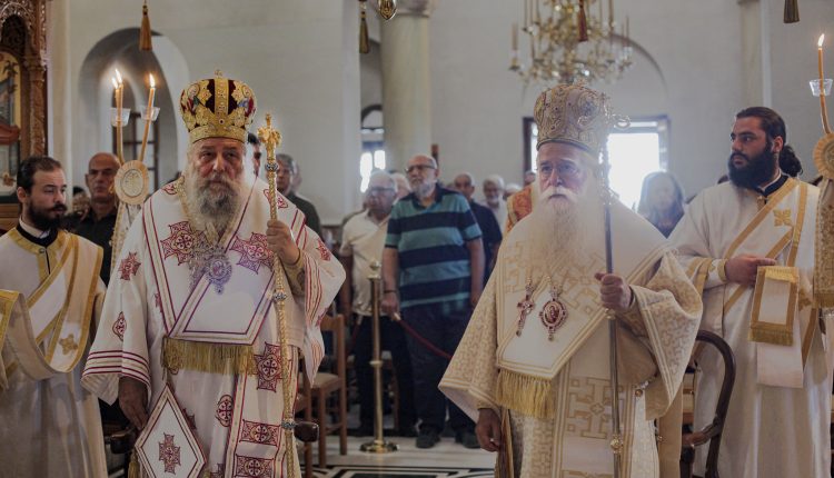 Οι-Μητροπολίτες-Παροναξίας-και-Δημητριάδος-στην-ΙΜ.-Ταξιαρχών-Πηλίου