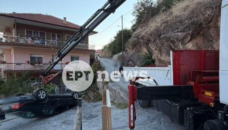 Ηλικιωμένος-τραυματίστηκε-όταν-ανατράπηκε-το-όχημά-του-στην-Καστοριά-–-Ο-λάθος-χειρισμός-που-έκανε