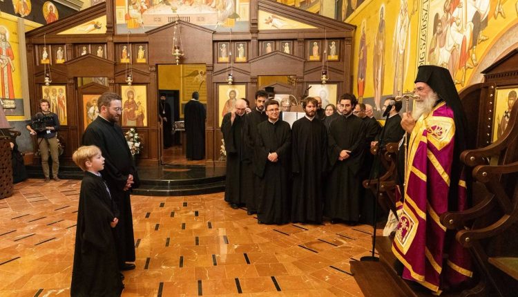 Ο-Αρχιεπίσκοπος-Κρήτης-στα-θυρανοίξια-του-Ιερού-Ναού-των-Τριών-Ιεραρχών-στη-Βουδαπέστη
