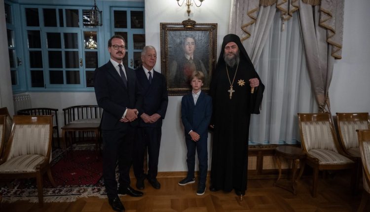 Παρασημοφόρηση-του-Ηγουμένου-της-ΙΜ.-Χιλανδαρίου-από-την-σερβική-βασιλική-οικογένεια