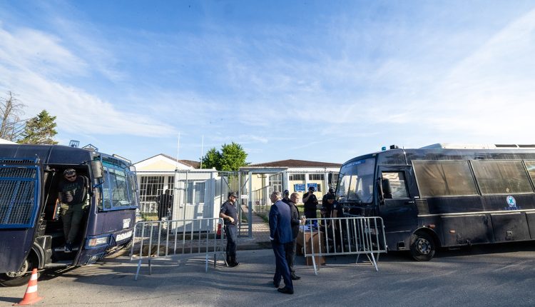 Τέμπη:-Με-τη-σύζυγο-και-την-κόρη-του-μηχανοδηγού-ξεκίνησε-η-αποδεικτική-διαδικασία-–-Οι-αναφορές-για-το-«11λεπτο-κενό»