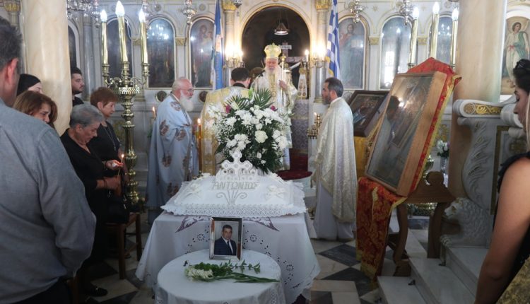 Ο-Σύρου-Δωρόθεος-στον-Ιερό-Ναό-Αγίου-Γεωργίου-Στενιών-Άνδρου