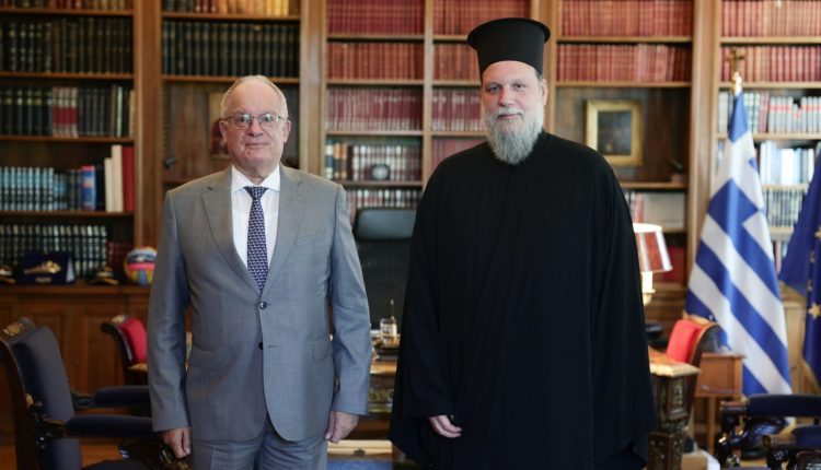 Ο-Μητροπολίτης-Νέας-Ιωνίας-Γαβριήλ-στον-Πρόεδρο-της-Δημοκρατίας