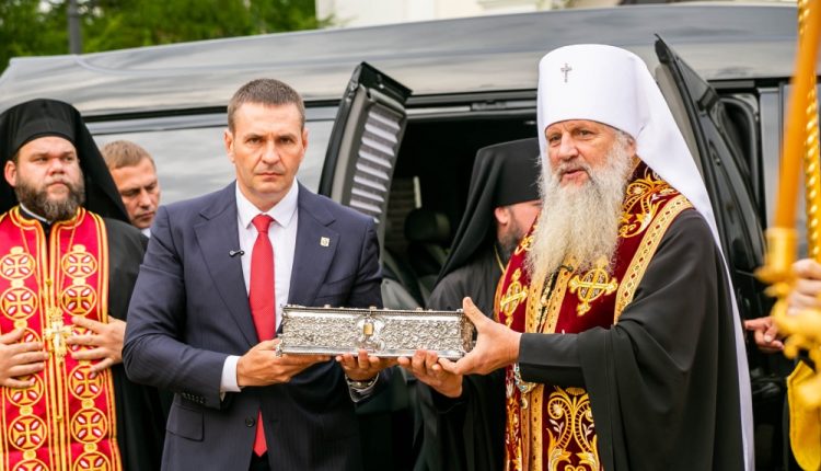 Η-δεξιά-χείρα-του-Αγίου-Σπυρίδωνα-έφτασε-στην-Άπω-Ανατολή