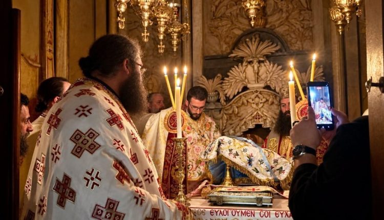 Πρεσβύτερος-χειροτονήθηκε-ο-επί-σειρά-ετών-διακονητής-του-Ναού-της-Αναστάσεως