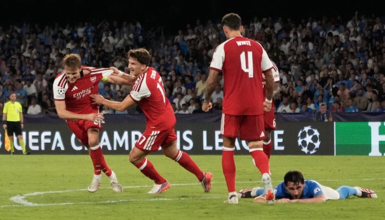champions-league:-Με-ασίστ-Τζόλη-η-Άρσεναλ-πέρασε-απ’-την-έδρα-της-Νάπολι,-η-Λίβερπουλ-νίκησε-με-ανατροπή-την-Ατλέτικο