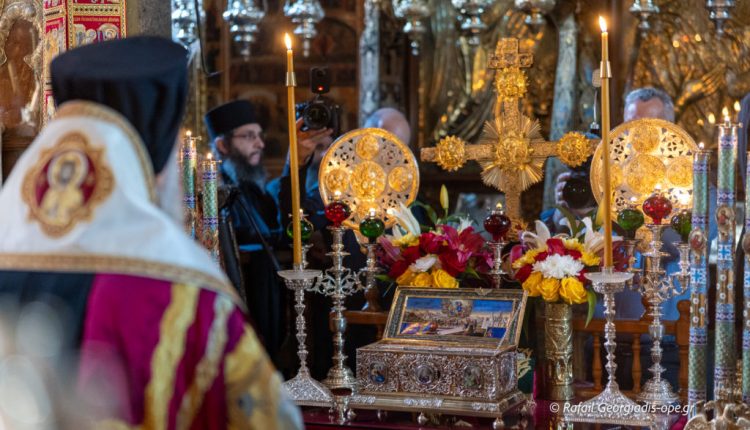 Η-ΙΜΜ.-Βατοπαιδίου-πανηγυρίζει-την-Κατάθεση-της-Τιμίας-Ζώνης-(ΦΩΤΟ)