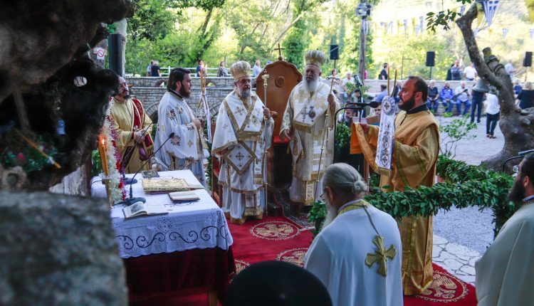 Λαμπρός-ο-εορτασμός-της-Αγίας-Θεοδώρας-της-εν-Βάστα-Μεγαλοπόλεως