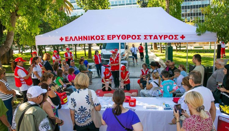Ο-Ελληνικός-Ερυθρός-Σταυρός-τίμησε-την-Παγκόσμια-Ημέρα-Πρώτων-Βοηθειών-με-μεγάλη-δράση-στο-Σύνταγμα