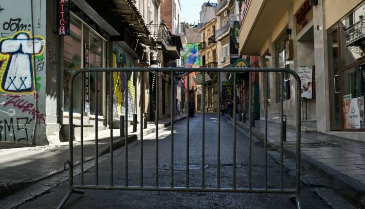 Η-οδός-Αθηνάς-κλείνει-για-τα-αυτοκίνητα-και-«αλλάζει-πρόσωπο»-για-24-ώρες-–-Οι-δωρεάν-εκδηλώσεις-του-Δήμου-Αθηναίων