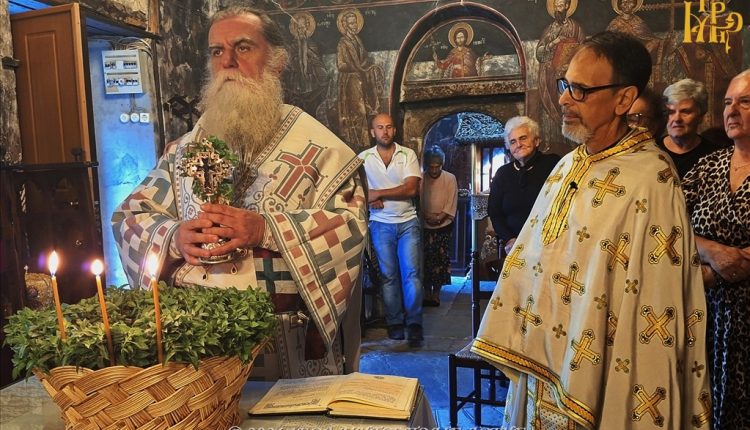 Άρτης-Καλλίνικος:-«Ο-Τίμιος-Σταυρός-μεταμορφώνει-τον-πόνο-σε-ελπίδα»