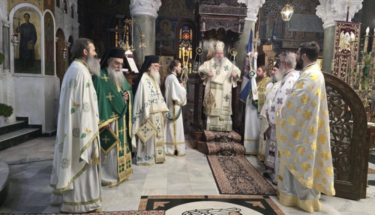 Εορτή-της-Υψώσεως-του-Τιμίου-Σταυρού-και-χειροτονία-Διακόνου-στη-Λάρισα