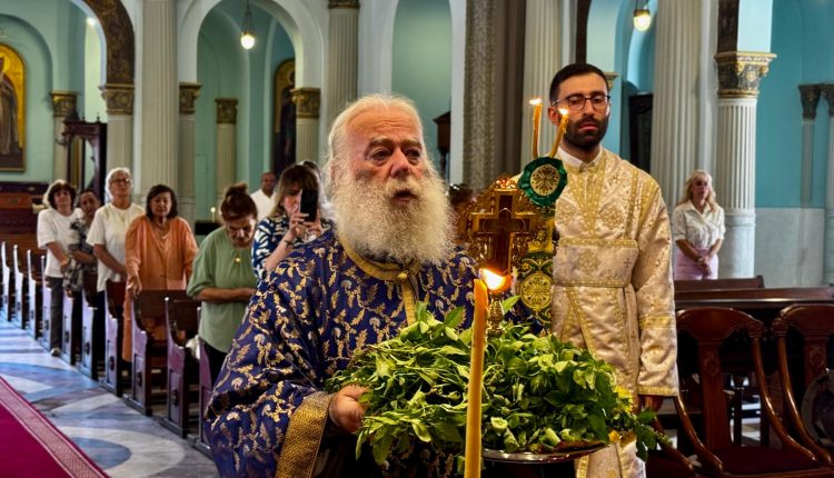 Αλεξανδρείας-Θεόδωρος:-Ο-Σταυρός-είναι-το-σημείο-που-ενώνει-τον-ουρανό-με-την-γη