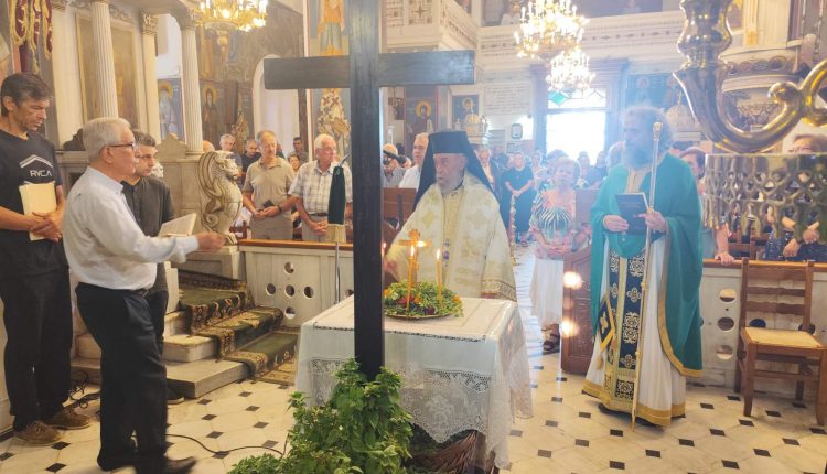 Η-εορτή-της-Υψώσεως-του-Τιμίου-Σταυρού-στον-ΙΝ.-Αγίου-Νικολάου-Καρύστου