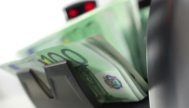 Πρωτογενές-πλεόνασμα-6,5-δισ.-ευρώ-στο-οκτάμηνο