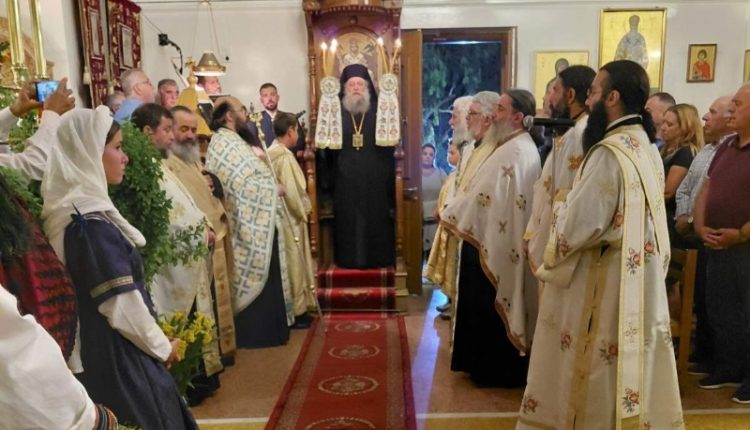Πανηγυρικός-Αρχιερατικός-Εσπερινός-για-την-Ύψωση-του-Τιμίου-Σταυρού-στην-Αγκαιριά-Πάρου