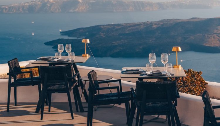 tripadvisor:-Το-ελληνικό-εστιατόριο-στη-Σαντορίνη-ανάμεσα-στα-25-καλύτερα-του-κόσμου-για-το-2026