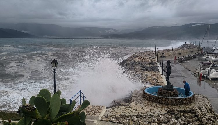 Έρχονται-βροχές-και-καταιγίδες-τις-επόμενες-ώρες-–-Ποιες-περιοχές-κινδυνεύουν-και-πότε-επιστρέφει-το-καλοκαίρι