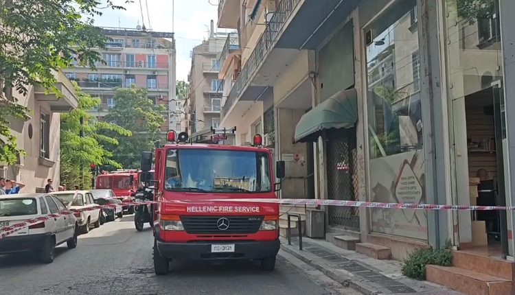 Κλειστή-η-συμβολή-της-Βραΐλα-με-την-Αλεξάνδρας-λόγω-φωτιάς-σε-διαμέρισμα