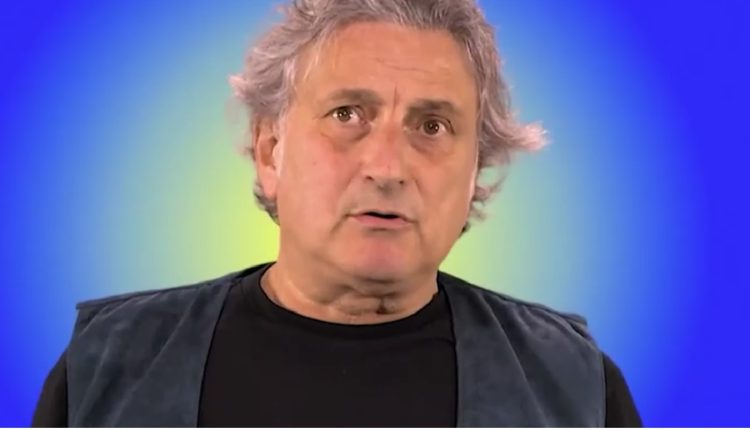 Αυτός-είναι-ο-υπνοθεραπευτής-που-η-γιατρός-στο-Κολωνάκι-τού-έστειλε-τη-φωτογραφία-του-Μαζωνάκη:-«Εμεινα-με-τη-διαβεβαίωση-ότι-είναι-ζωντανός»