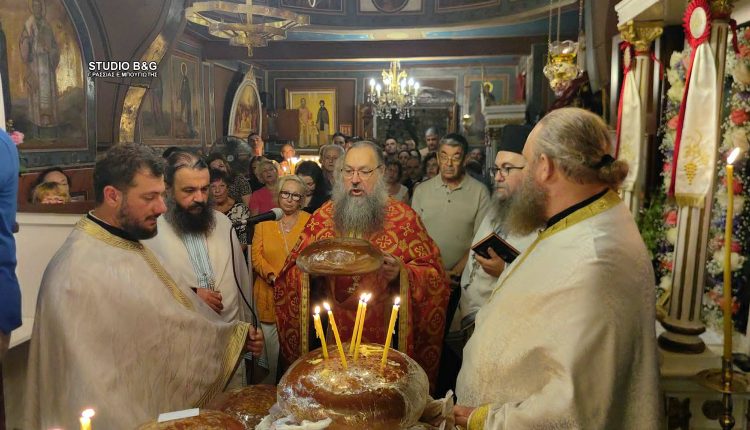 Γιορτάζει-το-εκκλησάκι-της-Αγίας-Σοφίας-στην-καρδιά-της-παλιάς-πόλης-του-Ναυπλίου