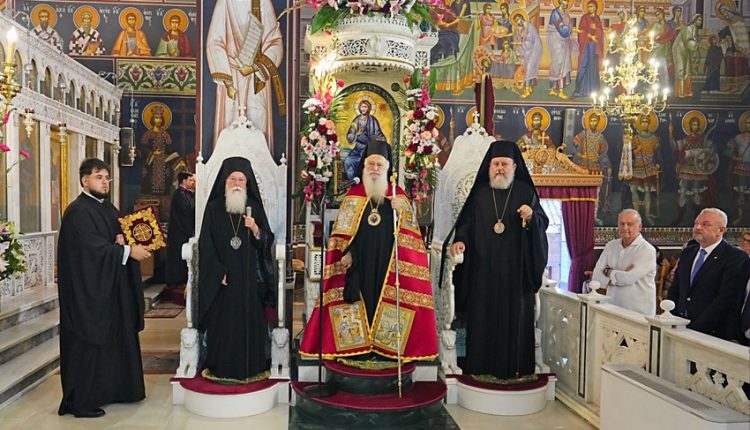 Ο-Βεροίας-Παντελεήμων-χοροστάτησε-στον-Πανηγυρικό-Εσπερινός-στον-Ιερό-Ναό-της-Αγίας-Σοφίας-Νέου-Ψυχικού-Αθηνών