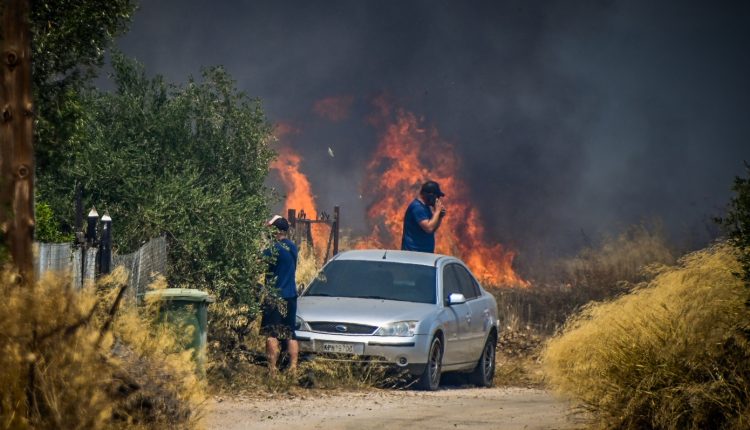 Συνεχίζεται-η-επιχείρηση-κατάσβεσης-με-ενίσχυση-των-δυνάμεων-στη-Νίσυρο