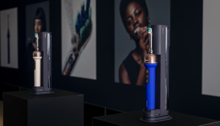 Η-dyson-παρουσιάζει-στην-Αθήνα-το-νέο-dyson-camerajet-και-τις-τελευταίες-τεχνολογικές-καινοτομίες-της