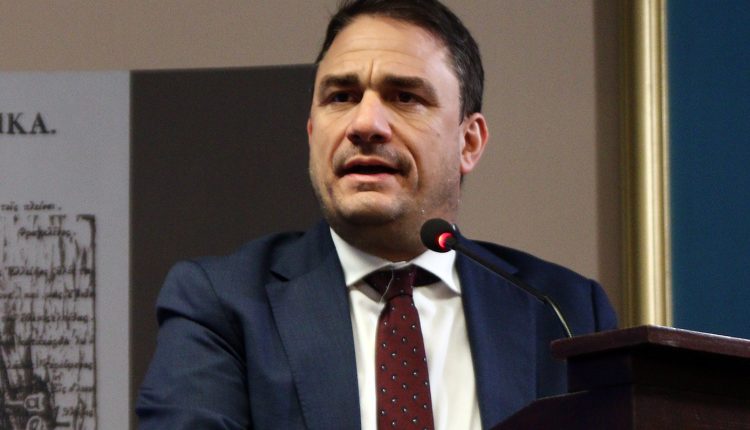 Τσουκαλάς:-Ποιος-σας-απαγορεύει-να-μειώσετε-τον-ΕΦΚ-όσο-διαρκεί-η-έκτακτη-κατάσταση-όπως-κάνουν-άλλες-χώρες;