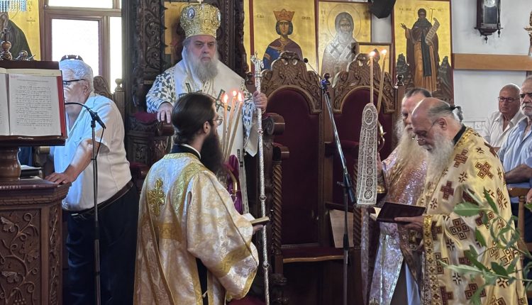 Θεία-Λειτουργία-στον-πανηγυρίζοντα-Ιερό-Ναό-Αγίων-Αυξεντίου-και-Ευσταθίου-στη-Λάρνακα