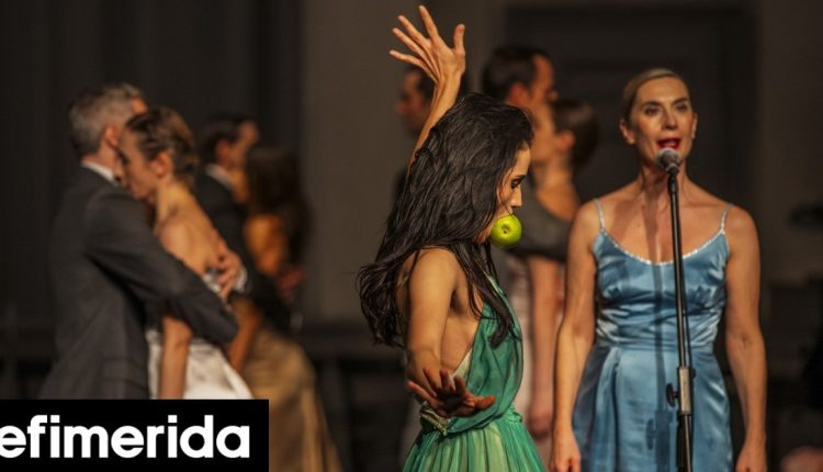 kontakthof:-Η-παράσταση-θρύλος-της-pina-bausch-στο-Εθνικό-Με-22-ερμηνευτές,-γιατί-είναι-ξεχωριστή-[βίντεο]