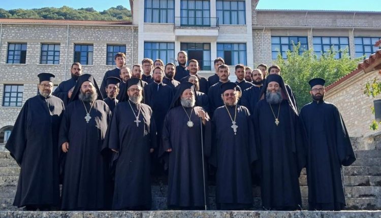 Έναρξη-μαθημάτων-στη-Σχολή-Μαθητείας-Υποψήφιων-Κληρικών-Βελλάς