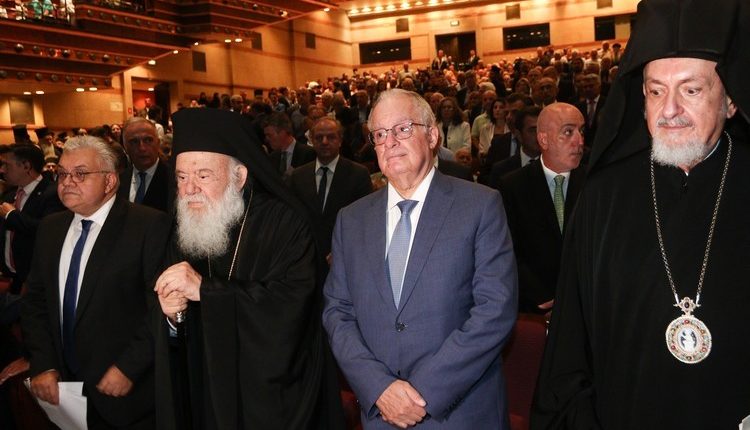 ΠτΔ-και-Αρχιεπίσκοπος-στην-εκδήλωση-«Εν-ενί-πνεύματι»-για-την-Ιερά-Μονή-Ξενοφώντος