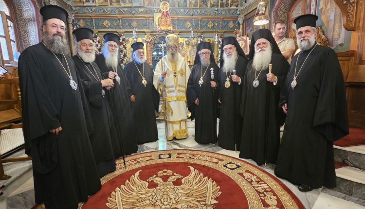Ο-Μητροπολίτης-Δημητριάδος-στην-Κάρπαθο-για-τη-χειροτονία-του-Επισκόπου-Μηδείας