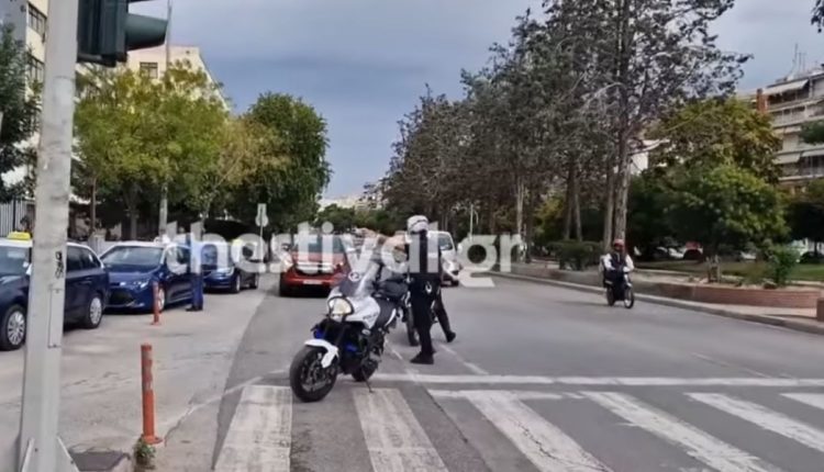 Γέφυρα-ζωής-για-βρέφος-στη-Θεσσαλονίκη:-Από-τη-Σταυρούπολη-στο-Ιπποκράτειο-σε-9-λεπτά,-άνοιγαν-δρόμο-αστυνομικοί