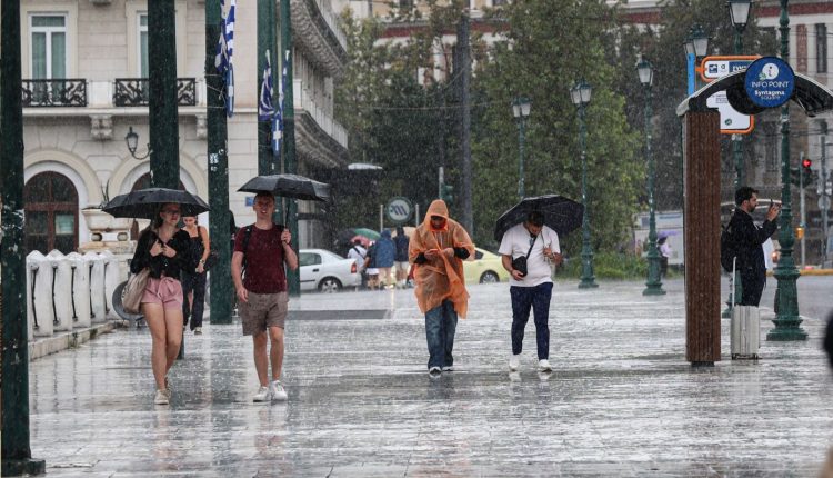 Καιρός:-Νέα-ψυχρή-εισβολή-το-Σαββατοκύριακο-–-Πότε-«χτυπά»-την-Αττική,-πού-έρχονται-καταιγίδες-και-πόσο-πέφτει-η-θερμοκρασία