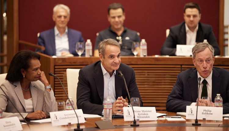 Κ.-Μητσοτάκης-από-Στάνφορντ:-Το-τρίπτυχο-της-κυβέρνησης-για-την-Ελλάδα-του-2030