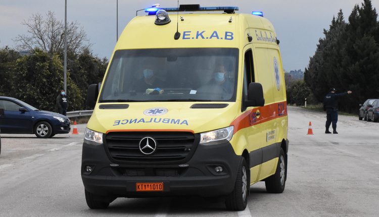 Αυτοκίνητο-έπεσε-σε-γκρεμό-βάθους-30-μέτρων-στο-Λασίθι-–-Στο-νοσοκομείο-δύο-άτομα