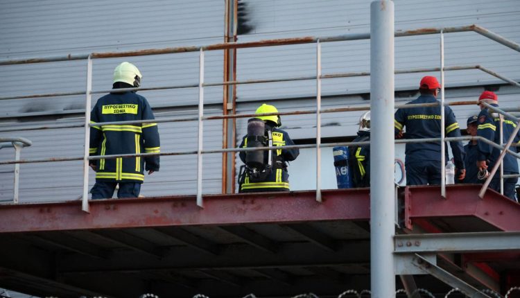 Συναγερμός-για-δύο-άτομα-σε-ημιλιπόθυμη-κατάσταση-στο-υπό-κατεδάφιση-θέατρο-Μπάντμιντον